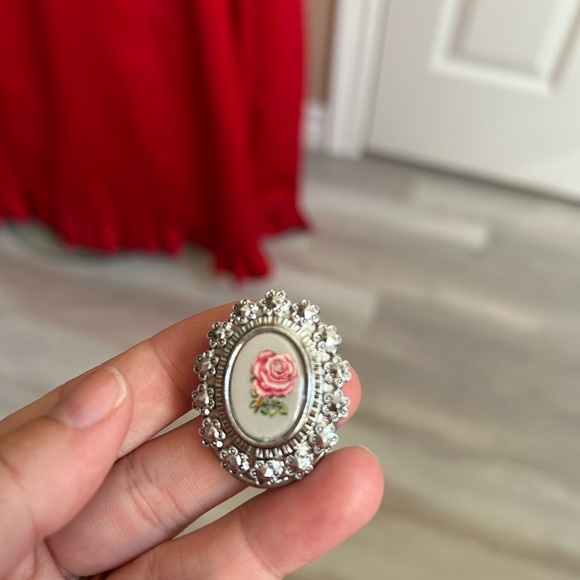4/$100 Germany vintage Elegant Silver and White Floral Brooch 🌸 - Picture 3 of 6